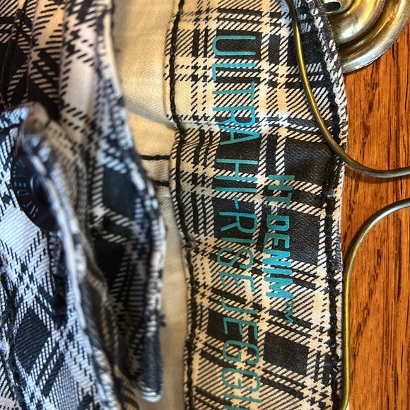 Cream and black checkered like Jeggings - Picture 3 of 4